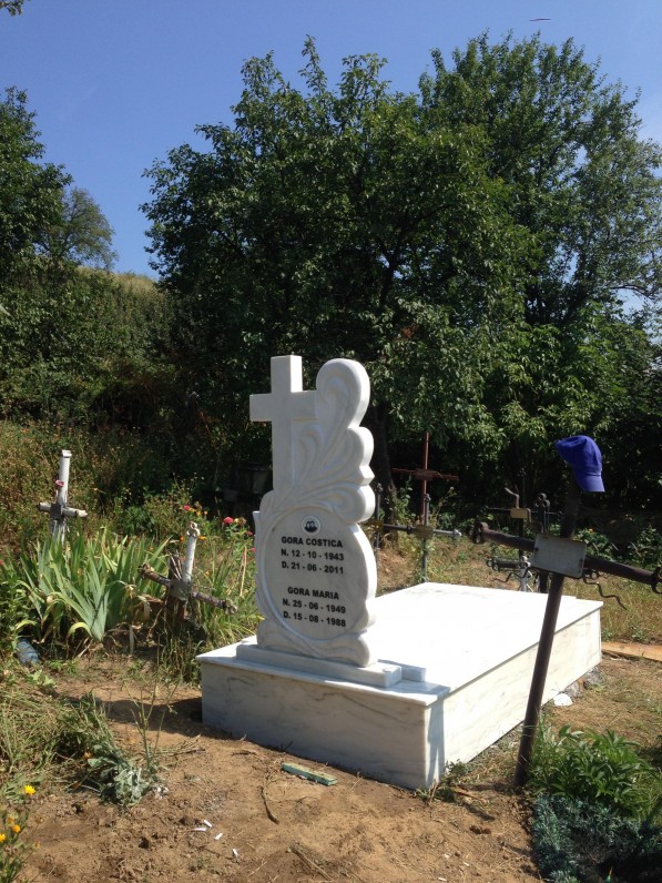 imprejmuire mormant marmura alba