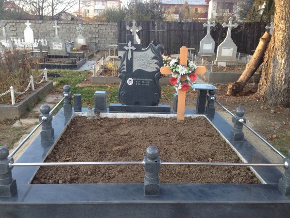 imprejmuire mormant granit